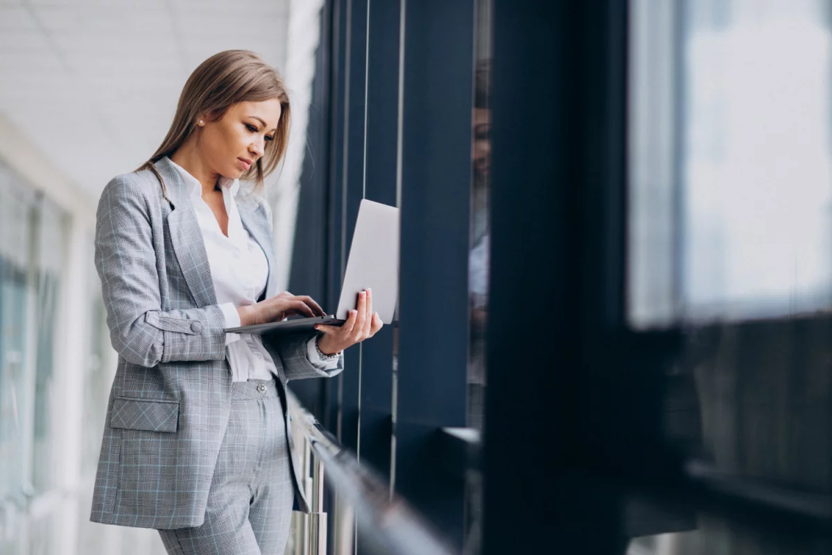 Rozrywka w pracy nauczyciela – jak wprowadzenie zabawy może poprawić atmosferę w klasie